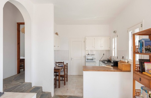 Naousa Apartamento | Seaside apartment at Kolimbithres with stunning sea views and easy town access.