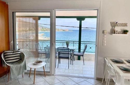 Dorida Apartamento | Seaside Apartment in Glyfada-Trizonia