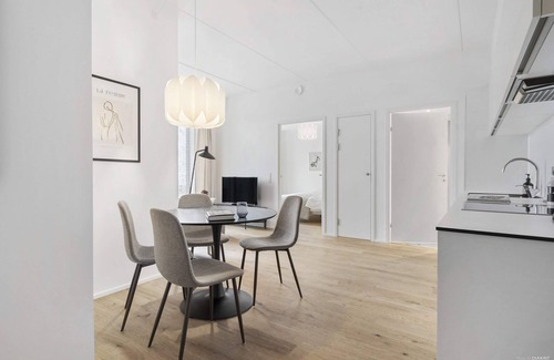 Aarhus C Apartamento | Seaside apartment with magical balcony views