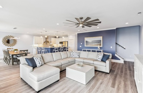 North Myrtle Beach Casa | Seaside Atlantis - Elite House in Atlantic Beach - Pool