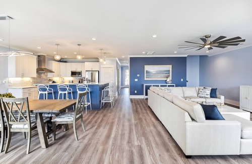 North Myrtle Beach Casa | Seaside Atlantis - Elite House in Atlantic Beach - Pool