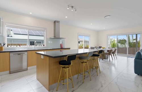 Catherine Hill Bay Casa | Seaside Bliss with Ocean Views