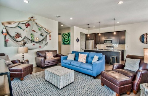 Frangista Beach Casa | Seaside Bliss: 4B/4B, Patio, BBQ, Pool, Near Beach