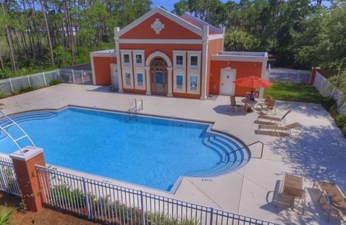 Frangista Beach Casa | Seaside Bliss: 4B/4B, Patio, BBQ, Pool, Near Beach