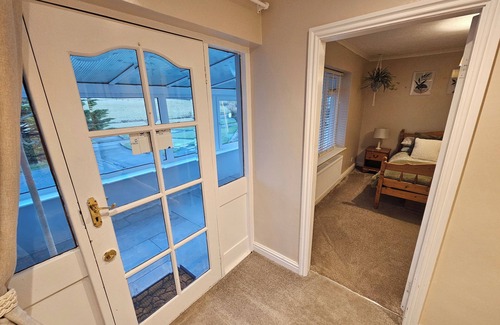 Cylch-Y-Garn Casa | Seaside Bliss Retreat - 5 Bedroom House