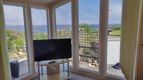 Curragh Chalet De Esquí | Seaside chalet in Ardmore with breathtaking views
