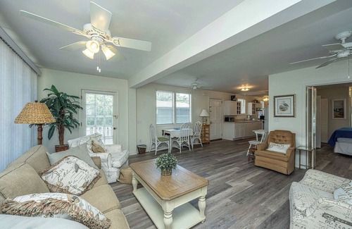 Folly Beach Casa | 🌊 Seaside Charm at Folly Beach – Cozy 1BR Cottage with Private Dock 🏡