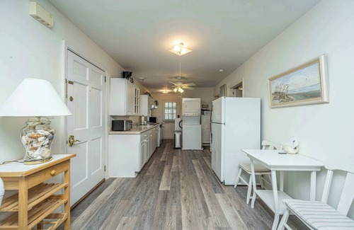 Folly Beach Casa | 🌊 Seaside Charm at Folly Beach – Cozy 1BR Cottage with Private Dock 🏡