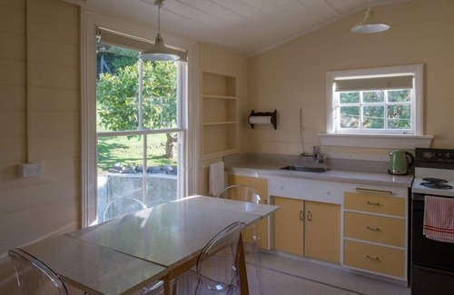 Akaroa Casa | Seaside Cottage - Glen Bay