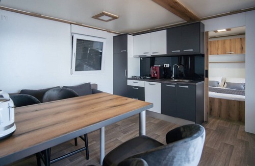 Novi Vinodolski Casa | Seaside Deluxe Escape at Klenovica Camping - Two Bedroom Holiday Home with Terrace