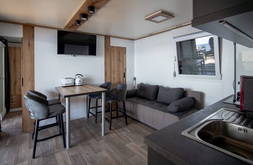 Novi Vinodolski Casa | Seaside Deluxe Escape at Klenovica Camping - Two Bedroom Holiday Home with Terrace