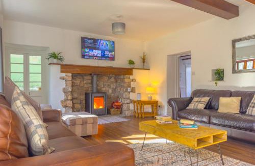 Kewstoke Casa | Seaside-Dog Friendly-Country Cottage-w log burner