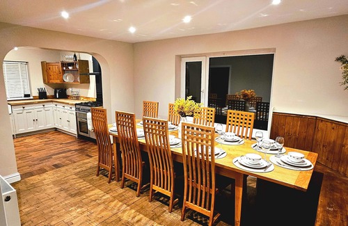 Cylch-Y-Garn Casa | Seaside Escape at Ty Bugail - Holyhead
