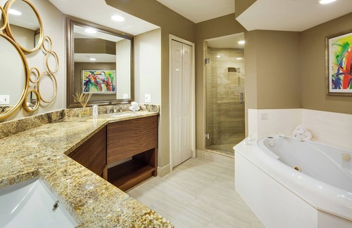 South Island Hotel | Seaside Escape! 2 Cozy Units w/ Pool & Beach Access!