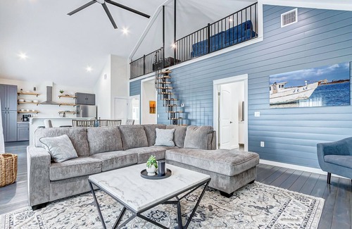 Port Bolivar Casa | Seaside Escapes - a 3 bedroom with a loft, 3 bath, and sleeps 10.