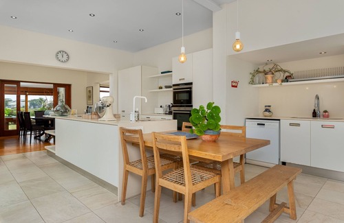 Milnerton Casa | Seaside Family Haven|Stunning Table Mountain View