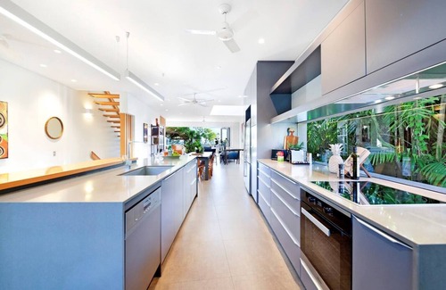 Fannie Bay Casa | Seaside Garden Luxe Living at Sunset Beach