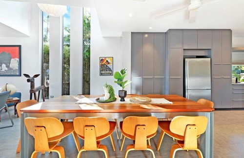 Fannie Bay Casa | Seaside Garden Luxe Living at Sunset Beach