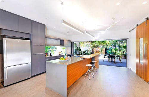 Fannie Bay Casa | Seaside Garden Luxe Living at Sunset Beach