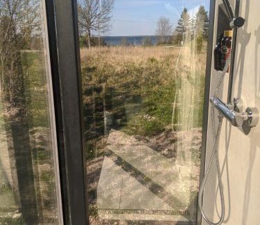 Laane-Harju Parish Casa | Seaside getaway in Ööd mirror house with sauna