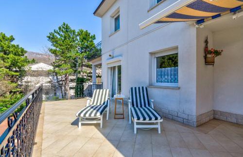 Jadranovo Apartamento | Seaside Guesthouse by JR City Apartments