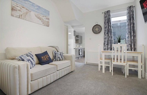 Redcar Casa | Seaside Haven on Newcomen Grove: Redcar Retreat