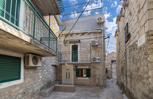 Kastel Sucurac Casa | Casa de vacaciones junto al mar Kastel Sucurac, Kastela (K-19241)