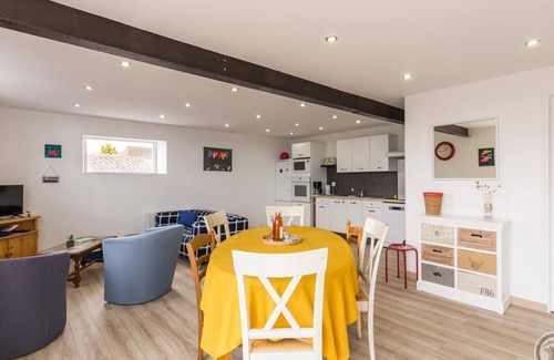 Saint-Marcouf Cabaña | Casa junto al mar con patio privado y equipamiento moderno