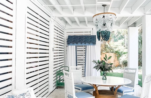 Isle of Palms Casa | Seaside Luxury - 5BR Haven w/ Heated Pool, Hot Tub + Walk to Shore