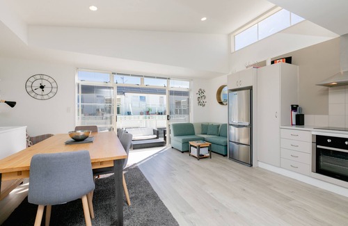 Mount Maunganui Cabaña | Seaside Marine - Mt Maunganui Holiday Home