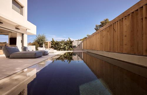 Rafina-Pikermi Apartamento | Seaside Pool Villa