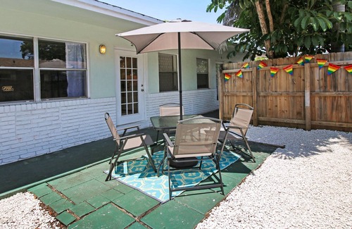 Middle River Terrace Apartamento | Seaside Retreat w/ King Bed, Free Parking, Cool AC