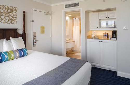 St. Pete Beach Hotel | Seaside Room With Balcony in St. Pete Beach, Onsite Pools, Parking!