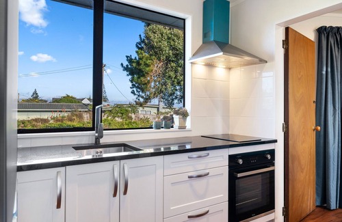 Te Horo Beach Casa | Seaside Sensation - Te Horo Beach Holiday Home