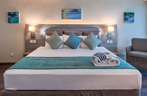 Grand Case Complejo | Seaside Serenity | 2 Beaches, Pool, Balcony w/ Oceanview & Diving Options