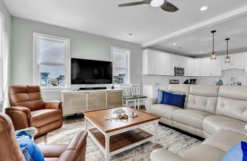 Surf City Casa | Seaside Serenity Beautiful Home on Topsail 7 BR