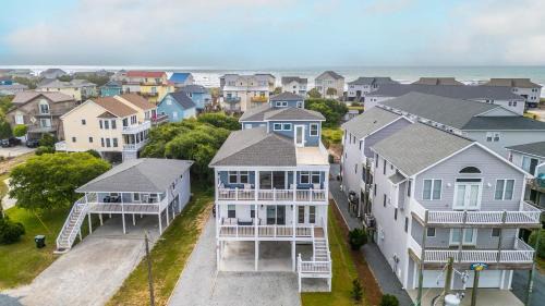 Surf City Casa | Seaside Serenity Beautiful Home on Topsail 7 BR