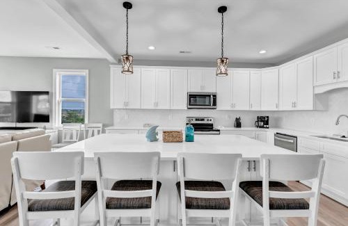 Surf City Casa | Seaside Serenity Beautiful Home on Topsail 7 BR