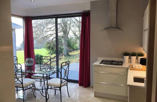 Fahan Apartamento | Luxurious Studio Apartment in Fahan, Co Donegal