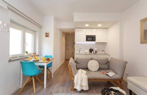 Estoril Apartamento | Seaside Serenity in Estoril