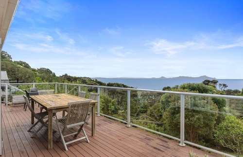 Langs Beach Casa | Seaside Serenity - Well-appointed and comfortable home with stunning views over Bream Bay