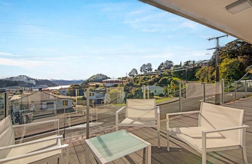 Picton Casa | Seaside Sounds - Picton Upstairs Unit
