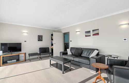 Picton Casa | Seaside Sounds - Picton Upstairs Unit