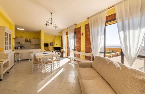 Province of Cagliari Casa | Villa junto al mar con piscina privada y tobogán