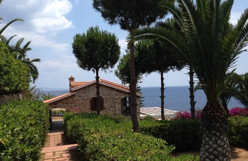 Kato Sounion Villa | Villa junto al mar con piscina privada y vistas fabulosas al mar Egeo