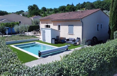 Mirabel-aux-Baronnies Casa | Seasonal rental house with swimming pool "Les oliviers des montées