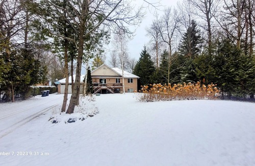 Collingwood Casa | Seasons by the Bay! Lakehouse on Georgian Bay. Short drive to town, ski or beach