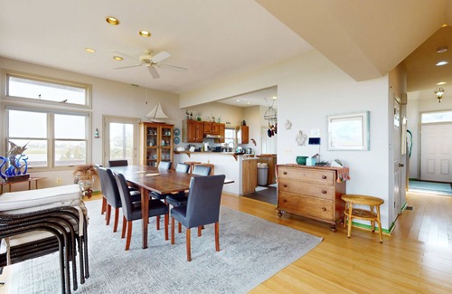 Fenwick Island Casa | Seatowne bayfront home w/ outdoor shower, community pool, tennis & pier