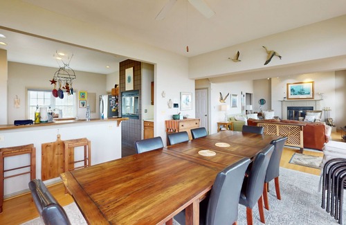 Fenwick Island Casa | Seatowne bayfront home w/ outdoor shower, community pool, tennis & pier