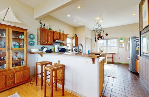 Fenwick Island Casa | Seatowne bayfront home w/ outdoor shower, community pool, tennis & pier